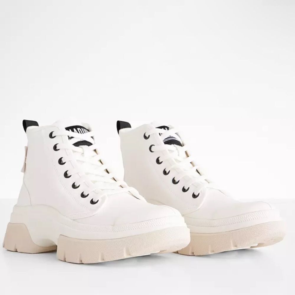 Palladium Pallawave Sneakers Women's White Lace Up Boots Sz 10 NEW
